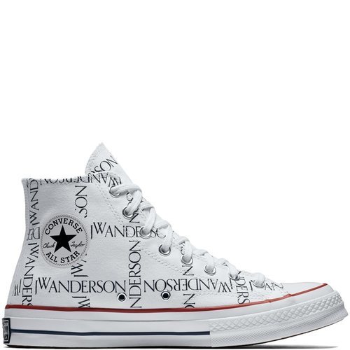 Converse blanca con el logo de JW Anderson de su nueva colaboración con Converse
