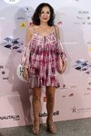 Isabel Gemio con un vestido corto en tonos rosados en el concierto de Gregory Porter 2018