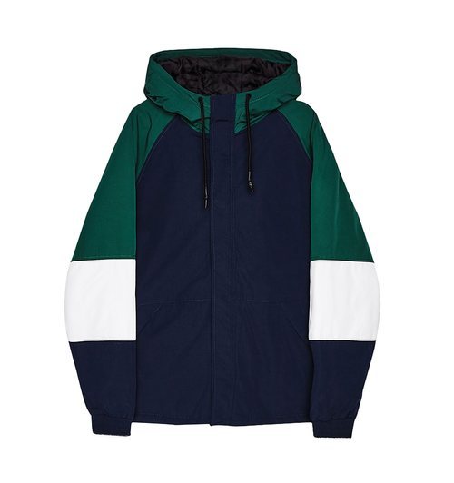 Chaqueta de nylon deportiva de la marca Bershka