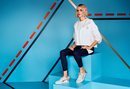 Cara Delevingne en la nueva colección 'Suede Bow Varsity' de Puma