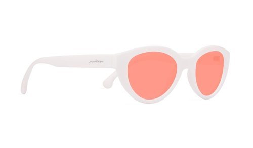 Gafas de pasta blanca de la colección Lissy Espadriles de Miss Hamptons 2018