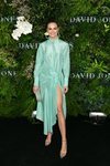 Ksenija Lukich con un vestido verde menta en el desfile de David Jone en Sidney 2018