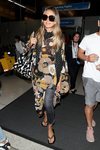 Heidi Klum con una blusa estampada en el aeropuerto de Los Ángeles 2018