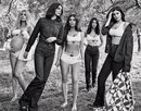 Las hermanas Kardashian posando para la nueva campaña de Calvin Klein 2018