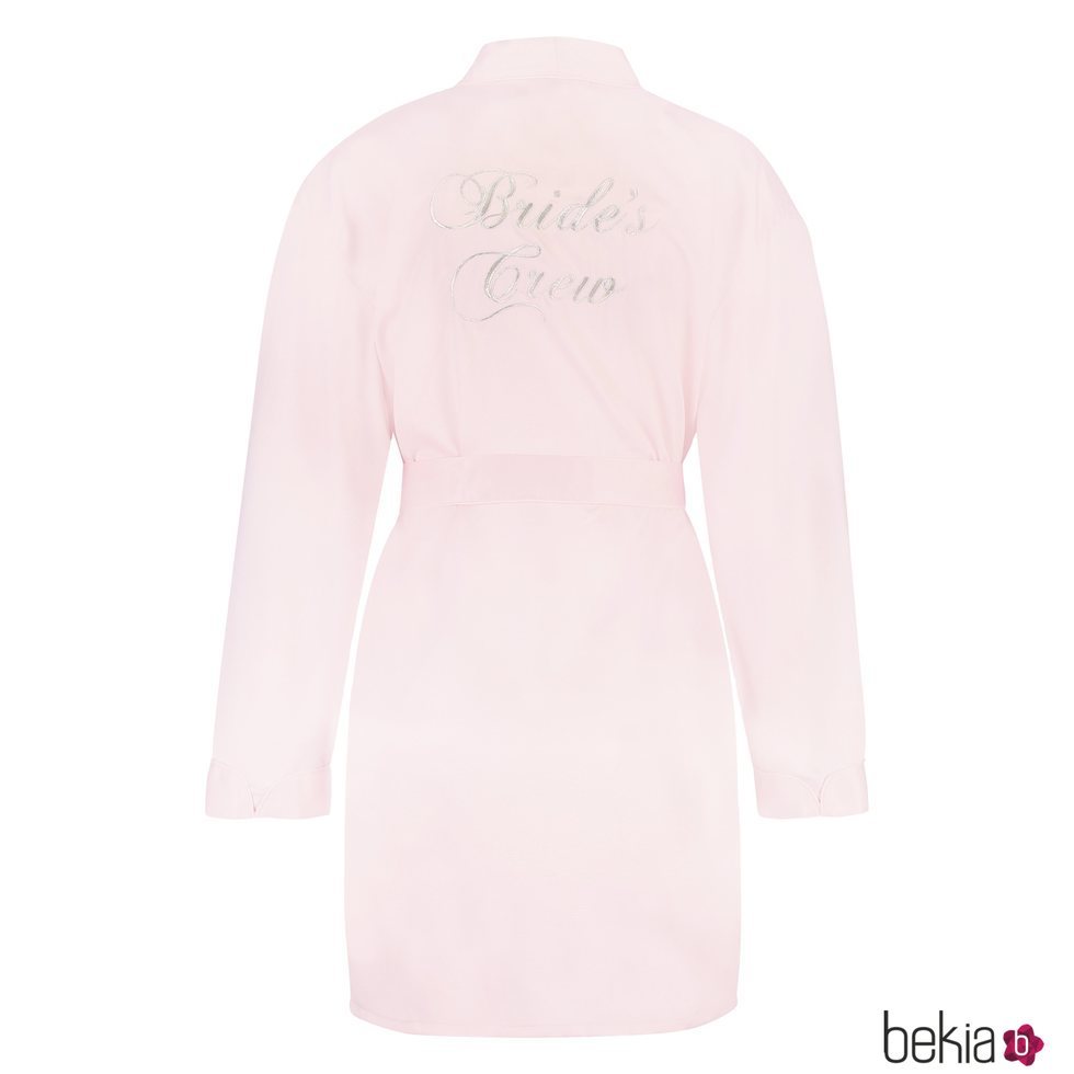 Kimono rosa palo de la colección nupcial de Hunkemöller otoño/invierno 2018/2019