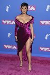 Cardi B con un vestido asimétroco en los premios MTV Video Music 2018