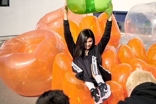 Kylie Jenner es la nueva imagen de adidas Originals para la colección 'Falcon'