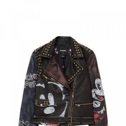 Cazadora de cuero de Mickey Mouse de la colección otoño/invierno 2018/2019 de Desigual
