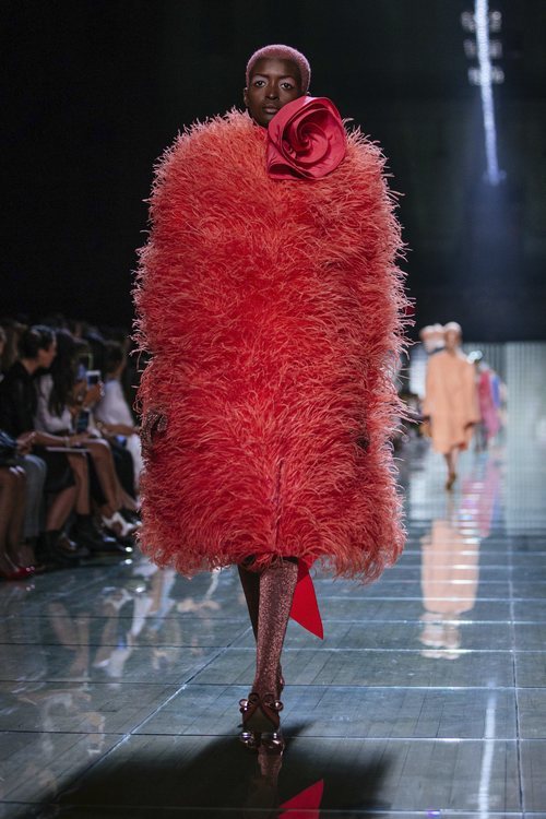 Vestido rojo de Marc Jacobs primavera 2019 en la New York Fashion Week