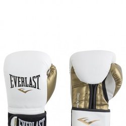 Guantes de boxeo de la colección cápsula de Oysho con Everlast
