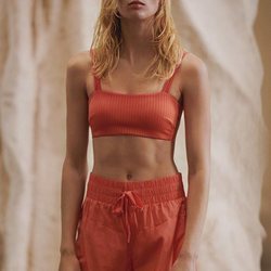 Top y pantalón corto salmón de la colección Wild Thoughts de marca Oysho