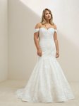 Vestido fruncido de la colección cápsula Plus de Pronovias 2018