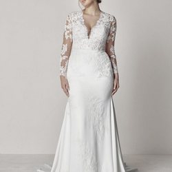 Vestido manga larga de la colección cápsula Plus de Pronovias 2018