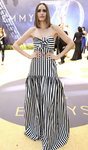 Louise Roe con un vestido de Caroline Constas en los Premios Emmy 2018