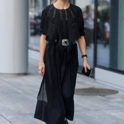 Olivia Palermo con un total black en la Milan Fashion Week