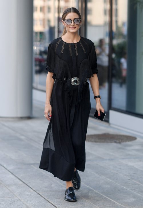 Olivia Palermo con un total black en la Milan Fashion Week