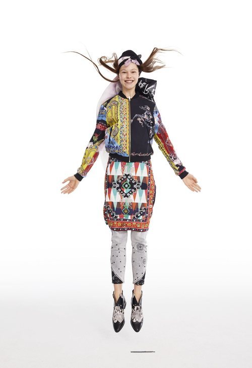 Bomber estampada de la colección otoño/invierno 2018/2019 de Desigual