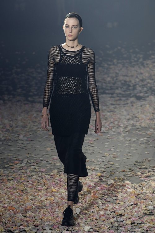 Mallas y top negro de Dior primavera/verano 2019 en la Paris Fashion Week