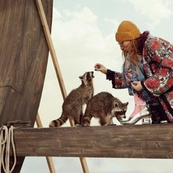 Abrigo estampado de la colección crucero 2019 de Gucci