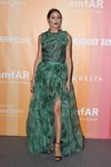 Olivia Palermo con un vestido de Ermanno Scervino en la gala amfAR de Milán