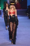 Lencería con volantes y encaje de Etam primavera/verano 2019 en la Paris Fashion Week