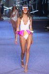 Bañador color blanco de Etam primavera/verano 2019 en la Paris Fashion Week