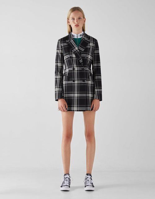 Abrigo de estampado tartán de la colección otoño/invierno 2018/2019 de Berhska