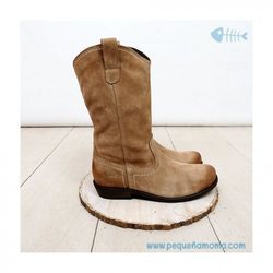 Bota campera de la firma española Pequeña Moma 2018