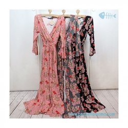 Vestido largo con estampado floral de la nueva firma española Pequeña Moma 2018
