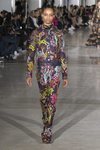 Traje de chaqueta de estampado geométrico de Giambattista Valli primavera/verano 2019 en la Paris Fashion Week