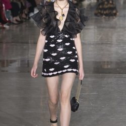 Vestido de lentejuelas de Giambattista Valli primavera/verano 2019 en la Paris Fashion Week
