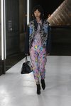 Pantalón y camisa estampado de Louis Vuitton primavera/verano 2019 en la Paris Fashion Week