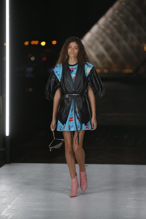 Camisa y chaleco de Louis Vuitton primavera/verano 2019 en la Paris Fashion Week