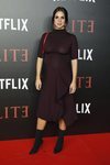 Elena Furiase vestida de Adolfo Domínguez en el estreno de 'Élite'