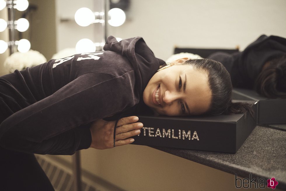 Puma elige a Adriana Lima como su nueva embajadora