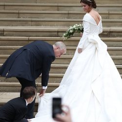 Fruncido de la parte de la falda del vestido de novia de la Princesa Eugenia de York 2018