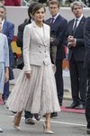 La Reina Letizia con un vestido de encaje chantilly de Felipe Varela el Día de la Hispanidad 2018
