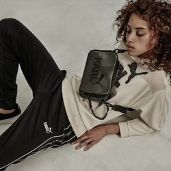 Bolso de la colección cápsula de Karl Lagerfeld para Puma