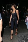 Bella Hadid triunfa con un look total denim