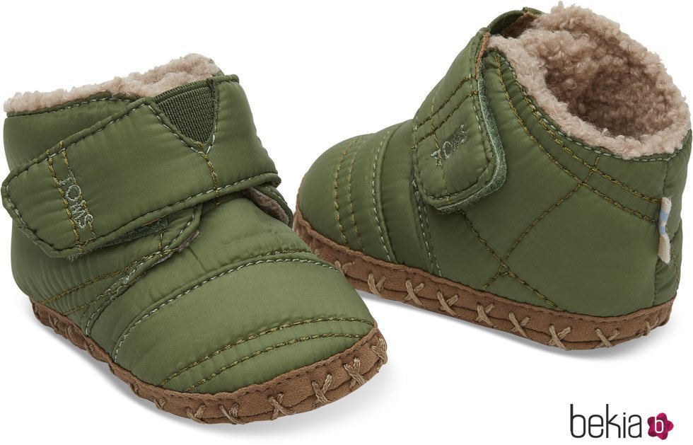 Botas verdes de la colección 'Tiny' de la firma Toms