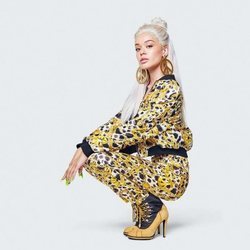 Chándal blanco con estampado dorado  de la colección Moschino by H&M