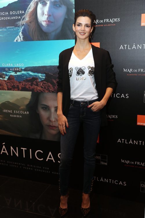Clara lago look informal con estilo