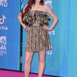 Lindsay Lohan con un vestido de Saint Laurent en la alfombra roja de los EMAs 2018