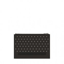 Bolso masculino con tachuelas plateadas de Furla FW18