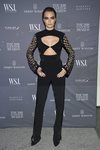 Cara Delevingne con un look total black en los Premios WSJ