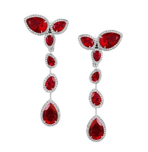 Pendientes rojos de la colección de Atelier Swarovski con Penélope Cruz 2018