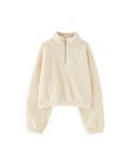 Sudadera de borrego blanca de la colección cápsula de Rosalía para Pull and Bear