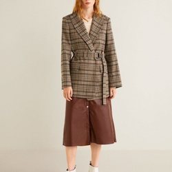 Blazer con un estampado de cuadros de la nueva colección de Mango otoño/invierno 2018/2019