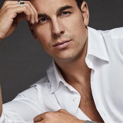 Mario Casas posando para la campaña de Bulgari 2018