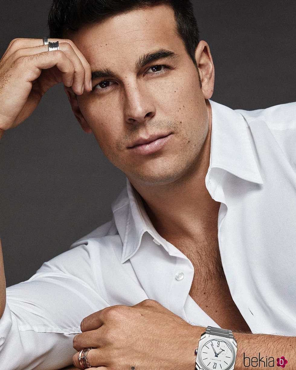 Mario Casas posando para la campaña de Bulgari 2018